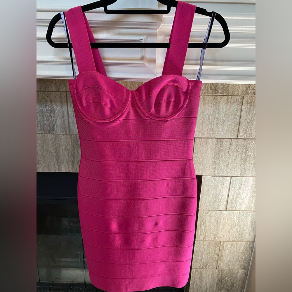 Herve Leger bandage Dress - Pink worn once. Form fitting Size M